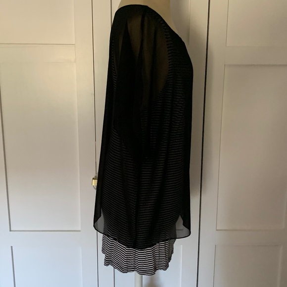 EXPRESS CHIFFON OVERLAY TEE - Picture 5 of 9